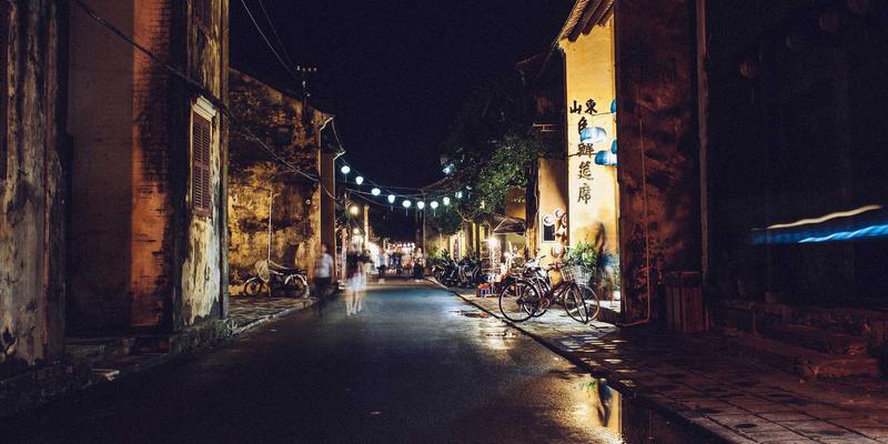 经营一家114便利店的日常运营与管理技巧：打造社区生活服务中心